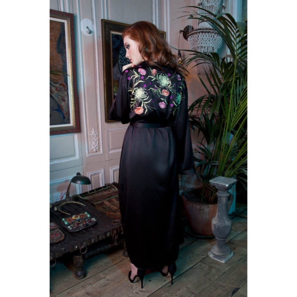 Jasmine Long Embroidered Kimono Robe